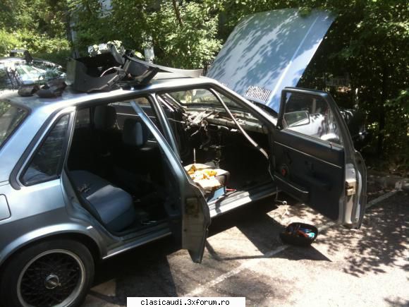 am mai gasit niste poze.... :d audi 80 b2 1,6 td