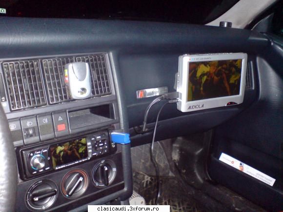 plus inca un monitor :nebun: ce sisteme aveti pe masina.